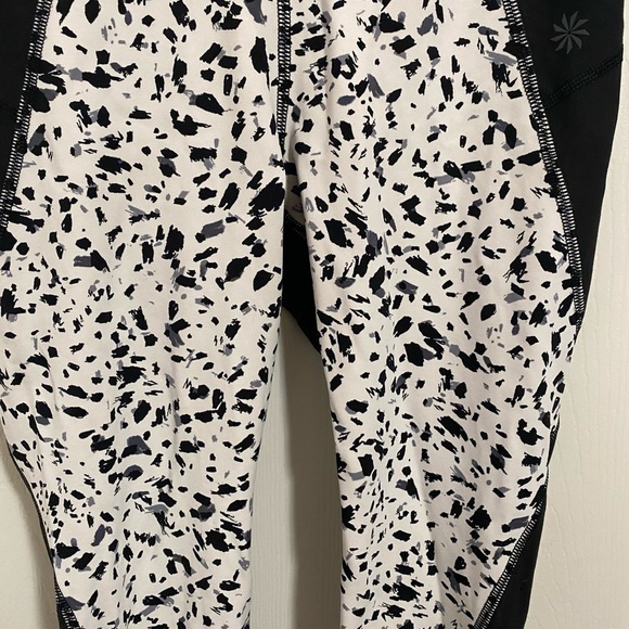 Athleta Black White Cropped Leggings SP - Picture 5 of 9